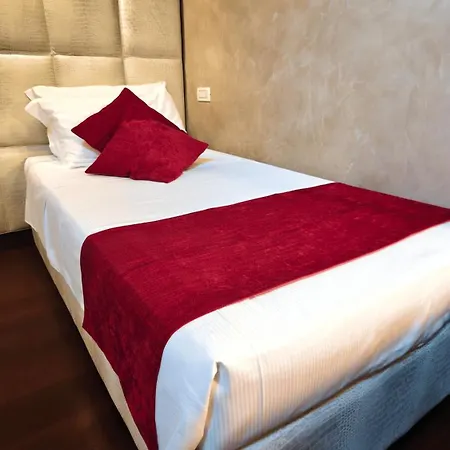 Opera Luxury * فيرونا