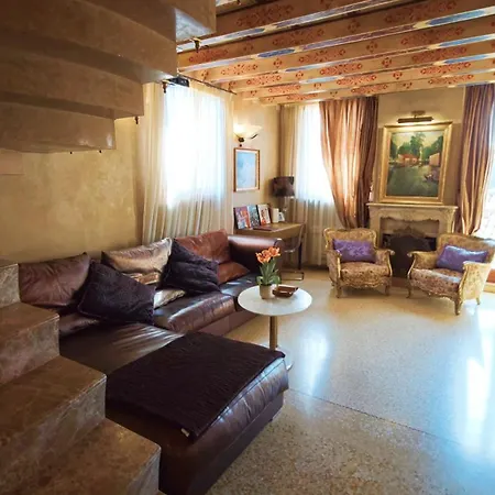 Opera Luxury Apartment